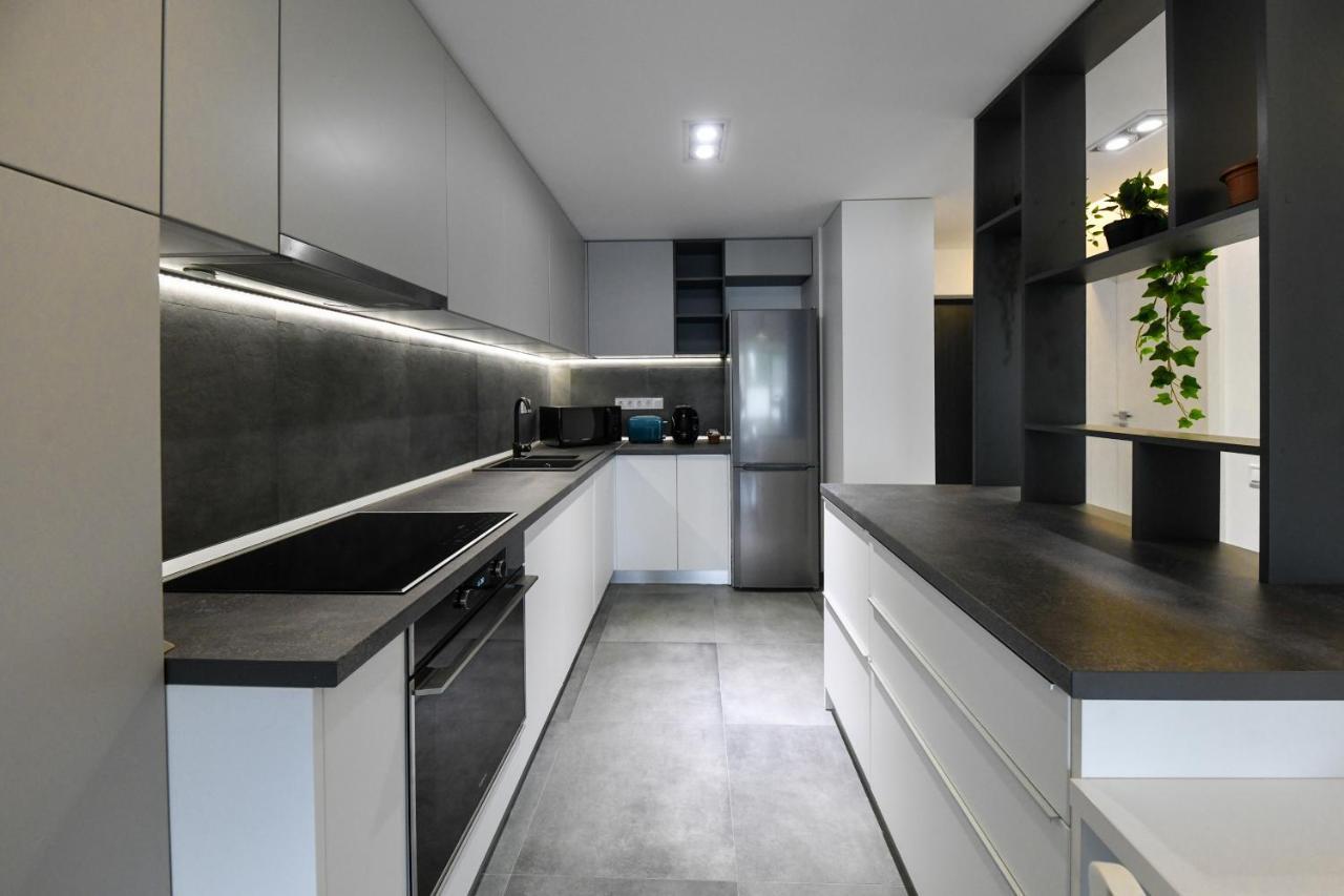 Modern Apartment In A Quiet Area Клуж-Напока Экстерьер фото