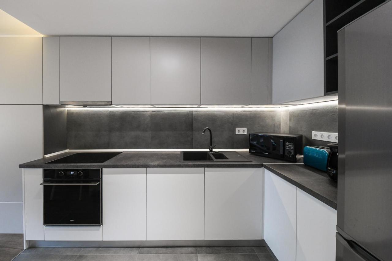 Modern Apartment In A Quiet Area Клуж-Напока Экстерьер фото